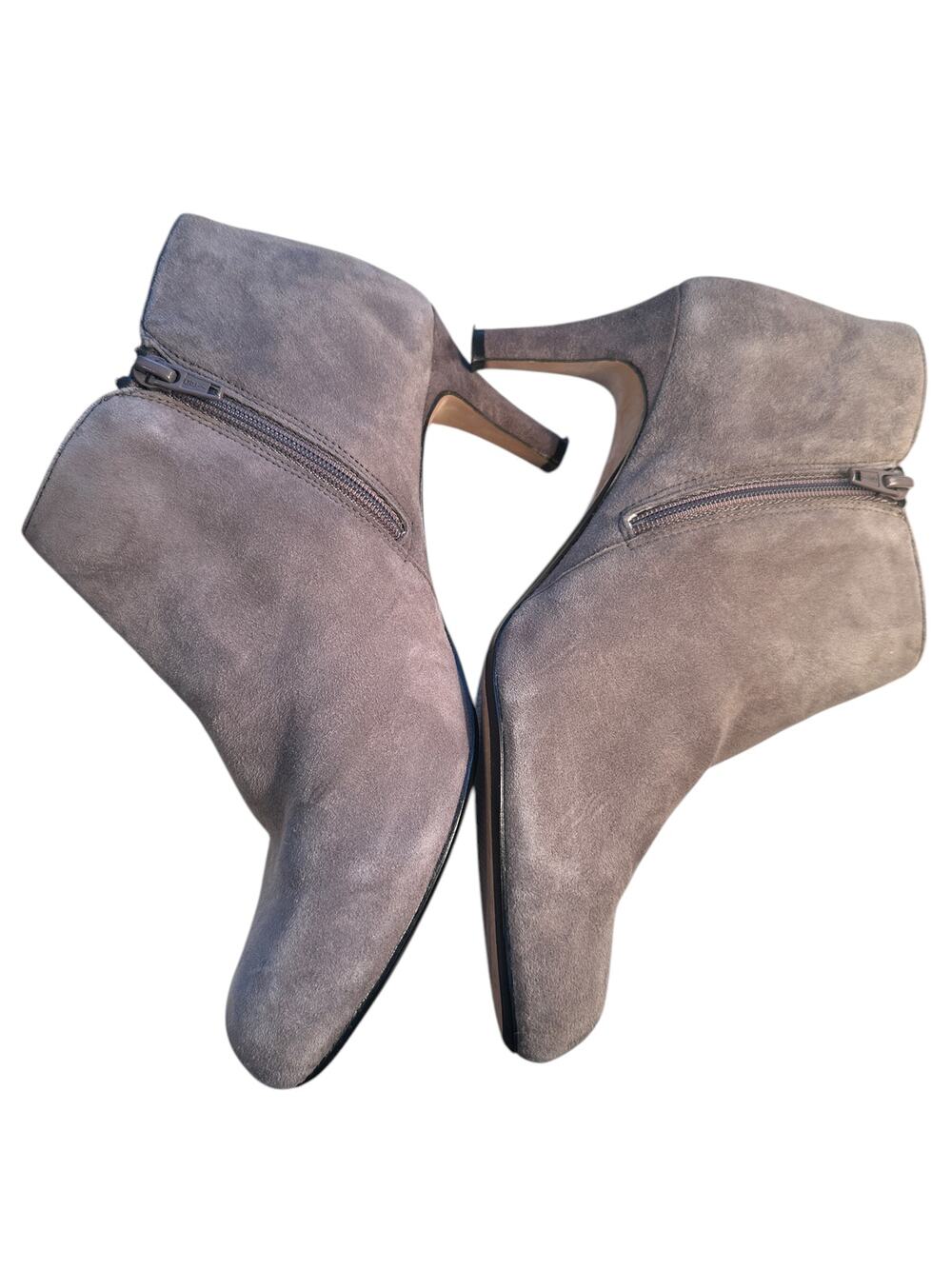 Clarks Size 8.5 nude suede leather booties